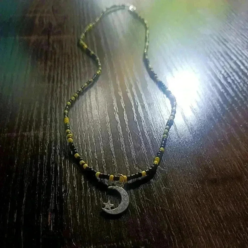 Beaded necklace and bracelet set - Picture 4 of 8